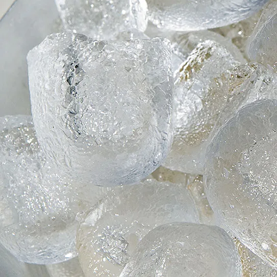 CHEWING ICE PUTS TEETH AT RISK